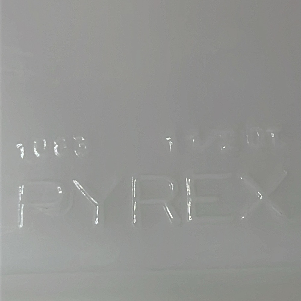 Pyrex divided dish - Picture 3 of 5